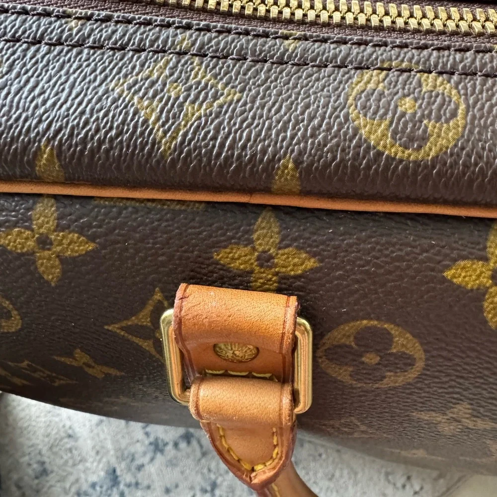 Louis Vuitton Luxury Brown Monogram Luggage Bag in Excellent Condition
